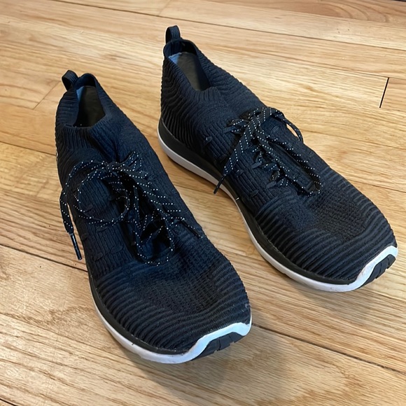 Under Armour Shoes - Under Armour Run Strong sneakers